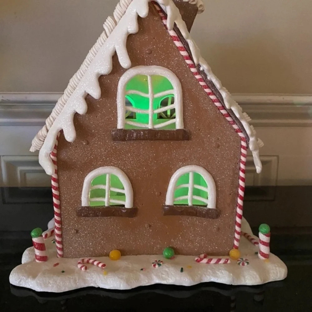 VINTAGE Light Up Gingerbread House - Picture 2 of 4